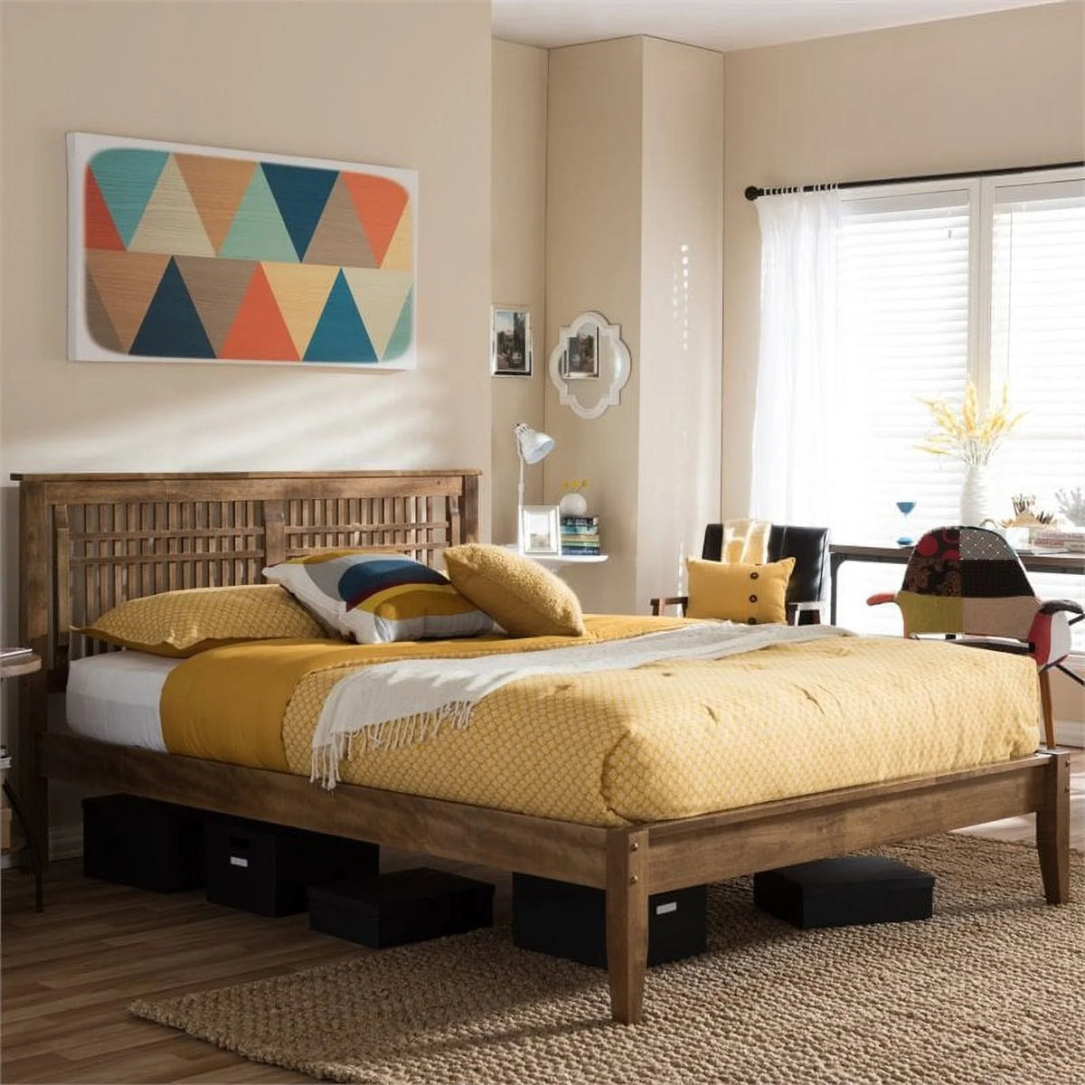 Queen Hardwood Platform Bed in Walnut C68256