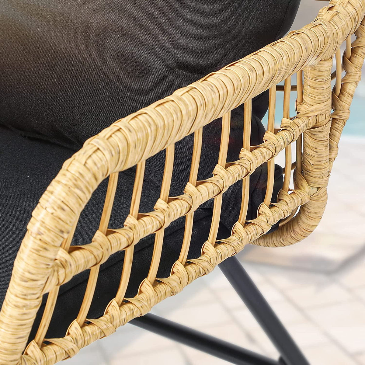4-Piece Wicker Outdoor Bistro Set with Cushions and Metal Table L867