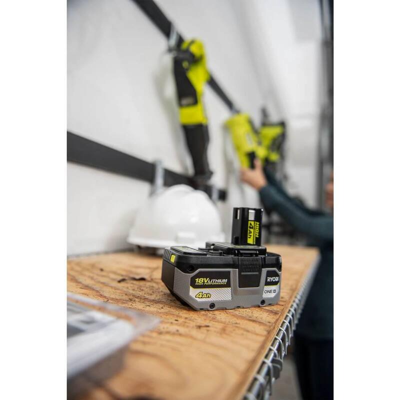 18V 12.0 Ah and 4.0 Ah Batteries L689