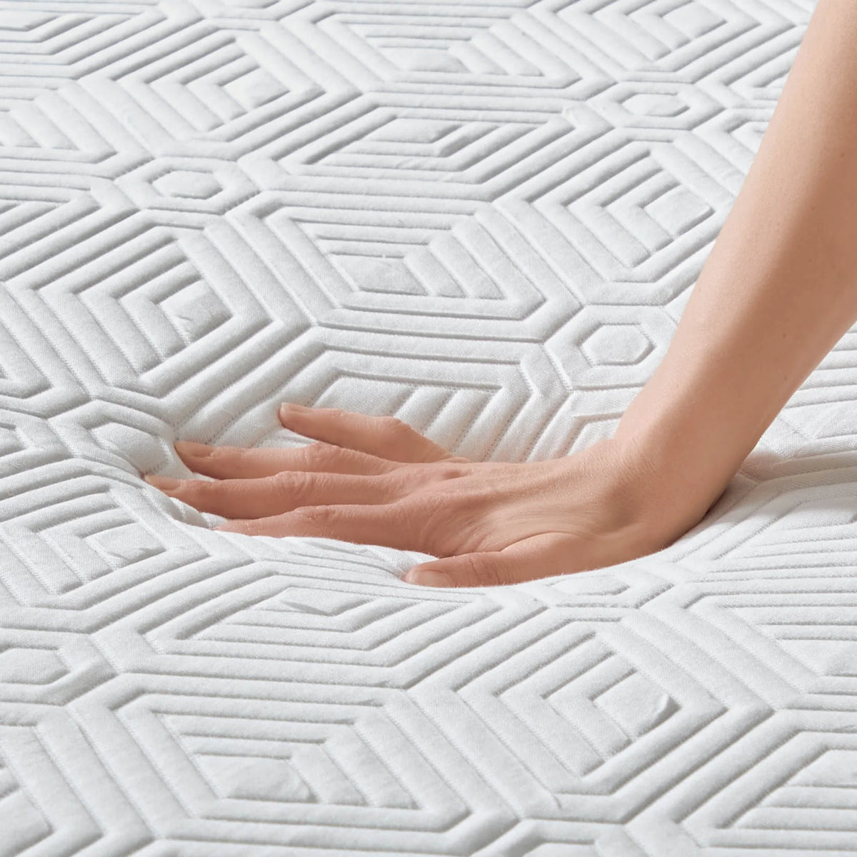 Queen Cooling Gel Memory Foam Mattress Topper with Cover G54393