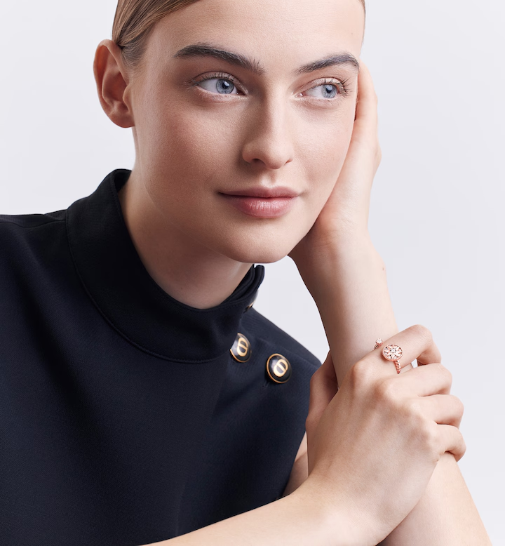 Ring D596852