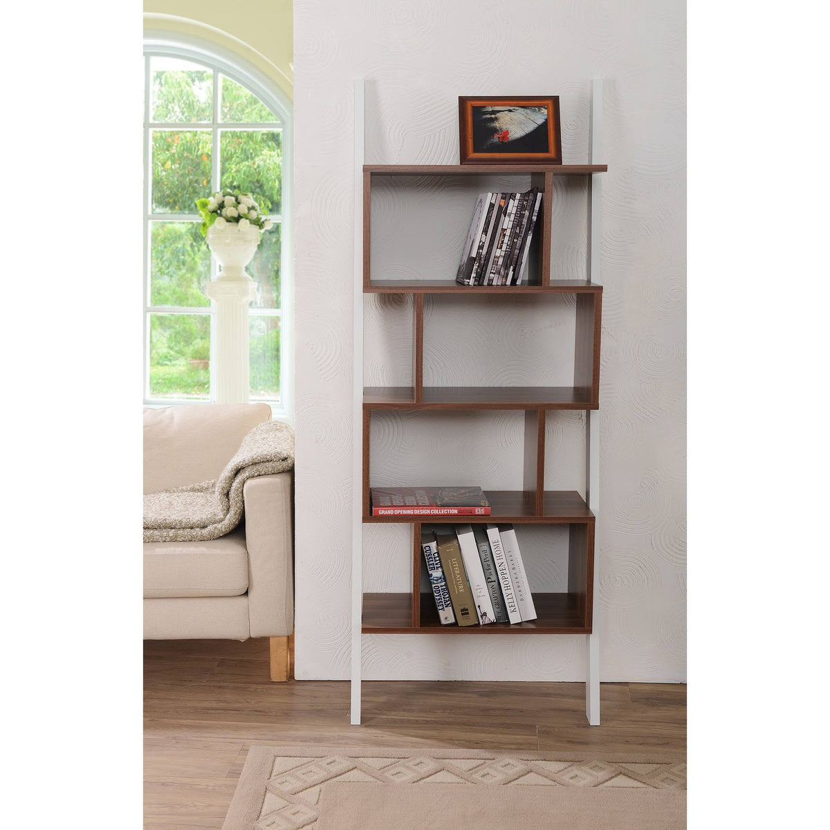 Ladder Bookshelf and Display Case Q668012