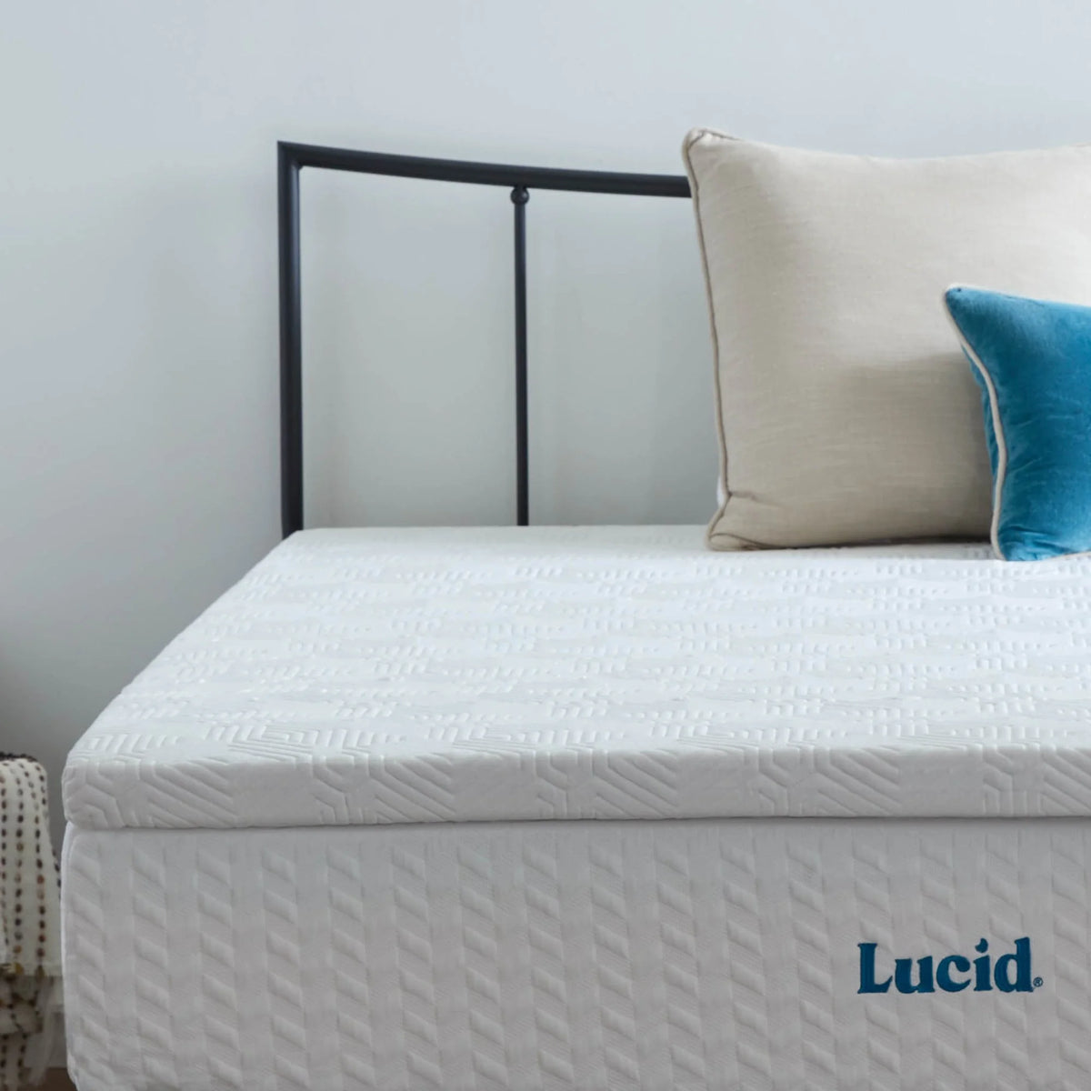 Queen Cooling Gel Memory Foam Mattress Topper with Cover G54393